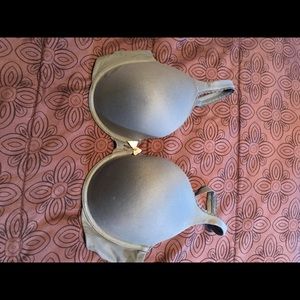 Victoria secret Bra. Size 34DDD